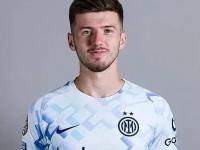 九游app-新秀球员崭露头角，受到赞誉和关注的简单介绍