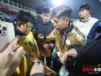 九游网站入口-热门足球赛事引发球迷激情高涨的简单介绍