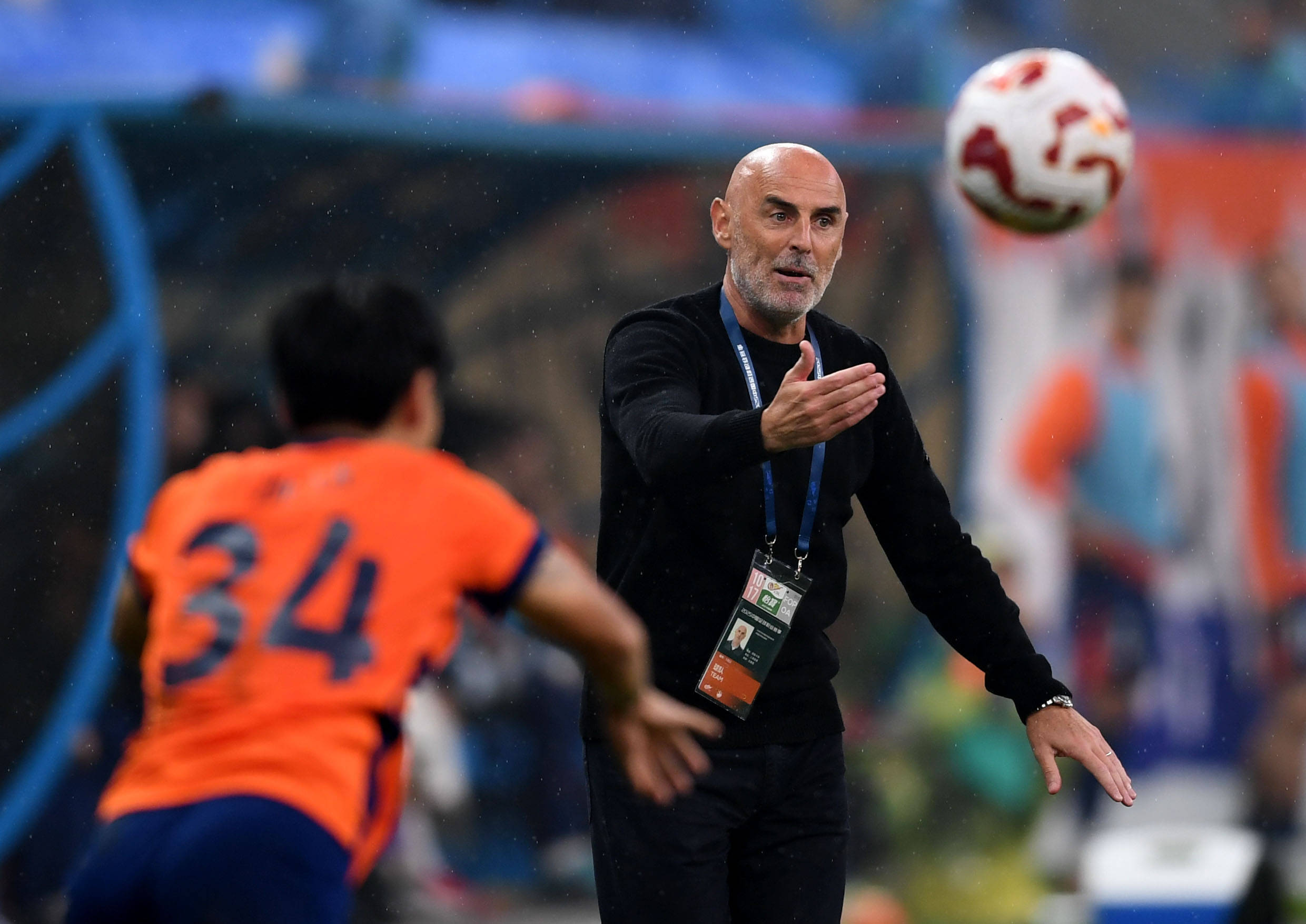 上海海港取胜晋级国际足球赛事比赛