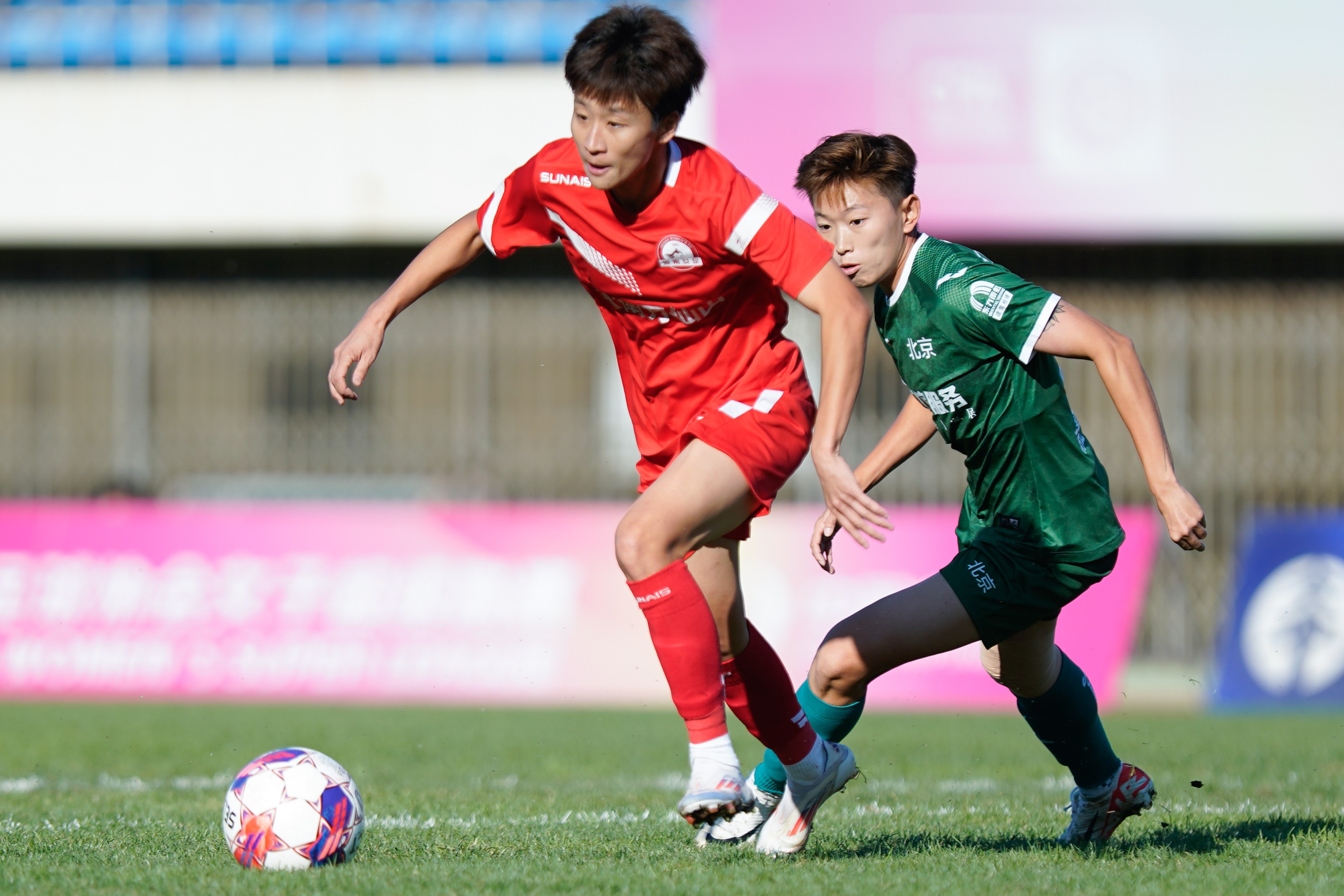 关于国内联赛:女足表现稳定,排名稳居前茅的信息