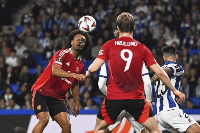 曼联客场艰难获胜，实力逐渐稳固